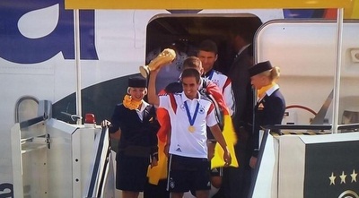 לאם עם הגביע (טוויטר)