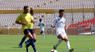 דין דוד מנסה להגיע לכדור  (רדאד ג´בארה)