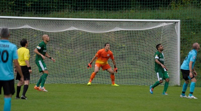 אדין צוצאליץ´ מחכה לכדור (דף הפייסבוק של מכבי חיפה) אדין צוצאליץ´ מחכה לכדור (דף הפייסבוק של מכבי חיפה)