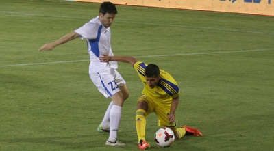 דור מיכה מול חואנפר. מכבי לוחצת בפתיחה (רז אמיר)