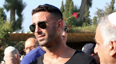 יגאל אנטבי מלווה את ניצן שירזי בדרכו האחרונה (רדאד ג&acute;בארה)