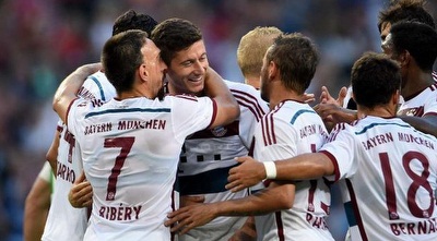 לבנדובסקי חוגג עם החברים (צילום מסך)