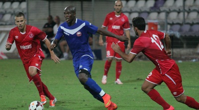 טוני נוואקמה (רז אמיר)