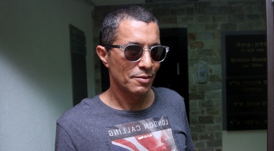 אלי טביב. לבנת טענה שאינו רשאי להיות בעלים (רדאד ג&acute;בארה)