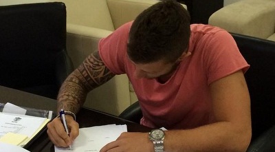 בוריס קליימן חותם (הפייסבוק של בוריס קליימן) בוריס קליימן חותם (הפייסבוק של בוריס קליימן)