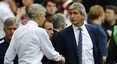 פלגריני לוחץ את ידו של ונגר (רויטרס)