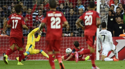 הכדור של רונאלדו ברשת (רויטרס)