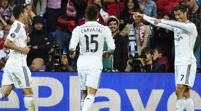 רונאלדו חוגג עם חברו החדש (רויטרס)