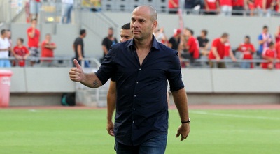 אסי דומב (חגי ניזרי)