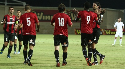 שחקני הפועל חיפה חוגגים את השוויון (עמית מצפה)