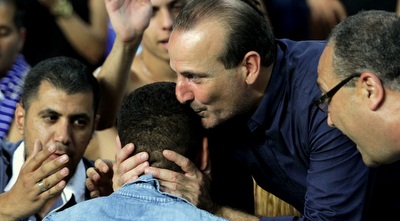 הקהל מחבק את בראון  (יניב גונן)