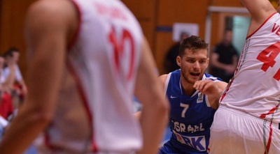 מקל מוקף בבולגרים  (באדיבות ההתאחדות הבולגרית)