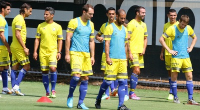 שחקני מכבי ת&qout;א באימון (חגי ניזרי)