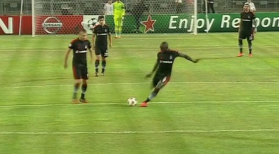 דמבה בה בועט מהחצי (טוויטר) דמבה בה בועט מהחצי (טוויטר)