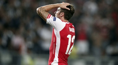 אוליבייה ג´ירו. פספס את המסירה של אלכסיס (רויטרס) אוליבייה ג´ירו. פספס את המסירה של אלכסיס (רויטרס)