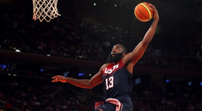 ג&acute;יימס הארדן מטביע (רויטרס)