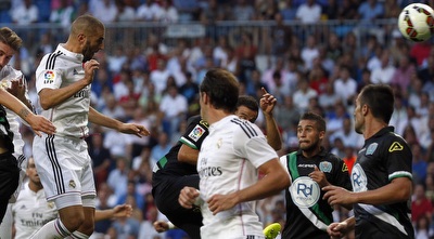 בנזמה נוגח פנימה (רויטרס)