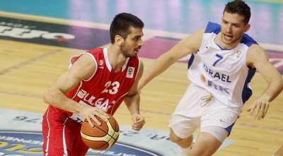 מארינוב מנסה לחדור מול מקל (מערכת ONE) מארינוב מנסה לחדור מול מקל (מערכת ONE)