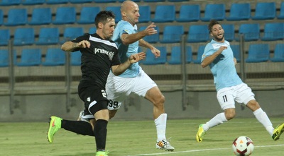 אמיר האדזיץ´ נאבק על הכדור (עמית מצפה) אמיר האדזיץ´ נאבק על הכדור (עמית מצפה)