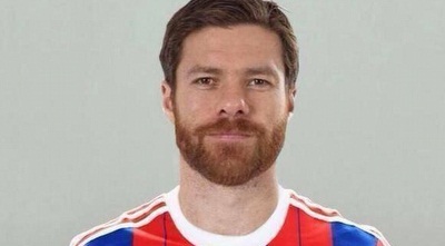 צ&acute;אבי אלונסו במדי באיירן (טוויטר)