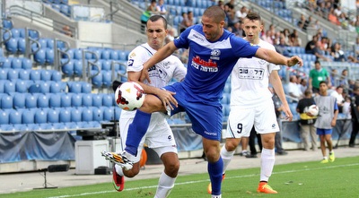 חגי גולדנברג משתלט על הכדור (שי לוי)