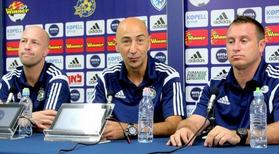 מסיבת עיתונאים מכבי עם פאקו. המאמן החדש בצהוב (משה חרמון)