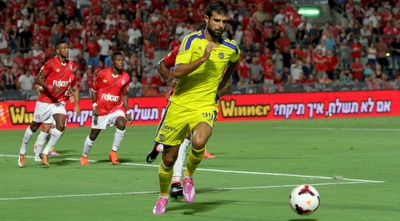 בן בסט עם הכדור (יניב גונן) בן בסט עם הכדור (יניב גונן)