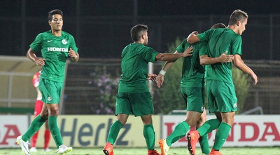 שחקני מכבי חיפה חוגגים (רדאד ג´בארה)