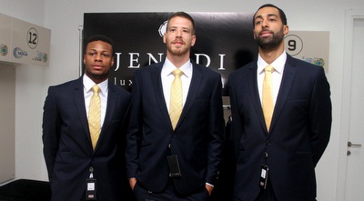 לינהארט, רנדל והיינס מציגים את החליפות (רדאד ג´בארה) לינהארט, רנדל והיינס מציגים את החליפות (רדאד ג´בארה)