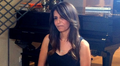 אלונה ברקת (יניב גונן) אלונה ברקת (יניב גונן)