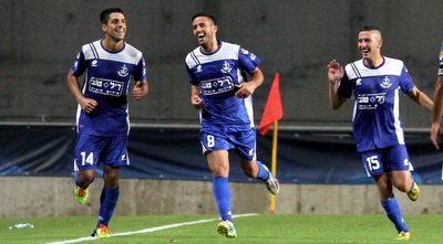 גיא דיין חוגג עם ריף פרץ ודור כוכב. ישוב ל-11? (שי לוי)