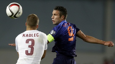 רובין ואן פרסי מול מיכאל קאדלטס (רויטרס) רובין ואן פרסי מול מיכאל קאדלטס (רויטרס)