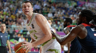 פאריד שומר על סלוקאר (צילום מסך) פאריד שומר על סלוקאר (צילום מסך)