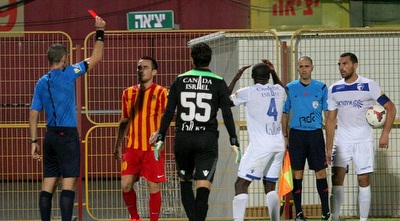 חגיגת אדומים בי´´א, הפעם דוידוב הורחק (משה חרמון)