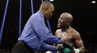 פלויד מייוות´ר מתלונן על הנשיכה (מערכת ONE)