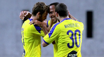 ראדי חוגג עם ייני ומרגוליס (יניב גונן)