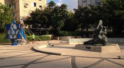 האנדרטה לזכר החללים (לירון שרון) האנדרטה לזכר החללים (לירון שרון)