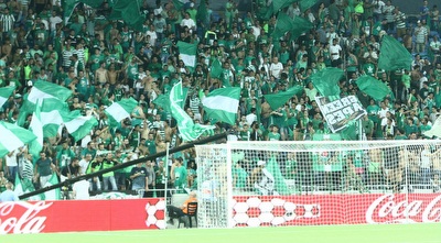 אוהדי חיפה ביציעי סמי עופר (עמית מצפה)