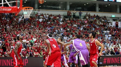 מאבק מתחת לסל (אורן בן חקון)