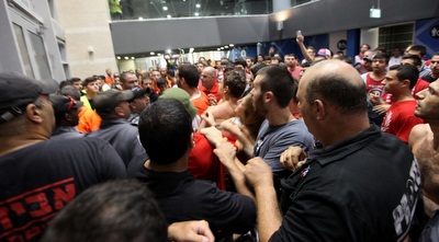 מהומה בארנה (אורן בן חקון)