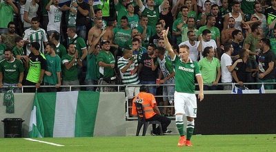 ראיוס חוגג. &qout;מביא סקסיות&qout; (משה חרמון)