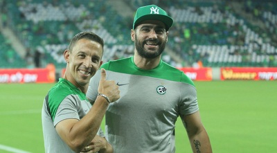 אמיר אדרי וגוסטבו בוקולי מחויכים (עמית מצפה) אמיר אדרי וגוסטבו בוקולי מחויכים (עמית מצפה)