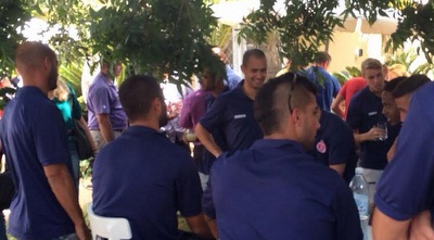 הפועל ת´´א בהרמת כוסית לחג (מערכת ONE)