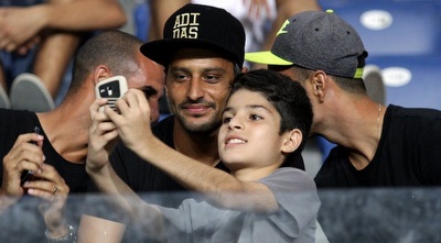 סלפי עם יצחקי (יניב גונן) סלפי עם יצחקי (יניב גונן)