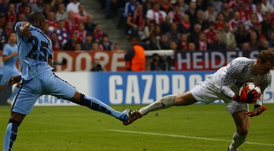 נוייר מקדים את פרננדיניו (רויטרס)