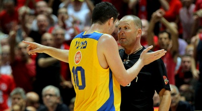 פניני והשופט ברגע אינטימי (רדאד ג´בארה)