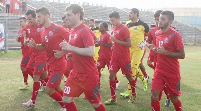 שחקני הפועל חיפה באימון. לעטר יש התלבטות בחוד (עמית מצפה)