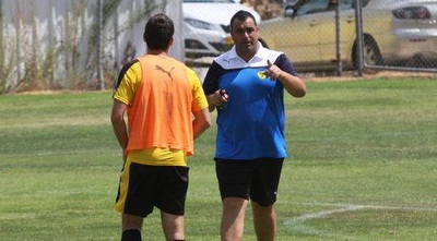 מנחם קורצקי עם סזאר ארסו (גיא בן זיו)