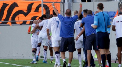 שחקני קרית גת חוגגים (יניב גונן)