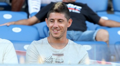 מליקסון מחויך ביציע (חגי ניזרי)